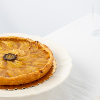 TARTA DE MANZANA CON BASE DE HOJALDRE